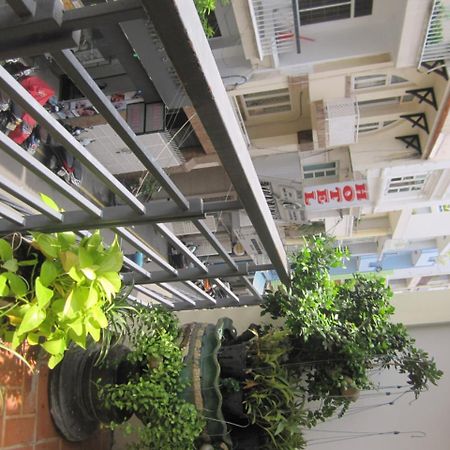 The Lily Hostel & Coffee Ho Chi Minh City Exterior photo