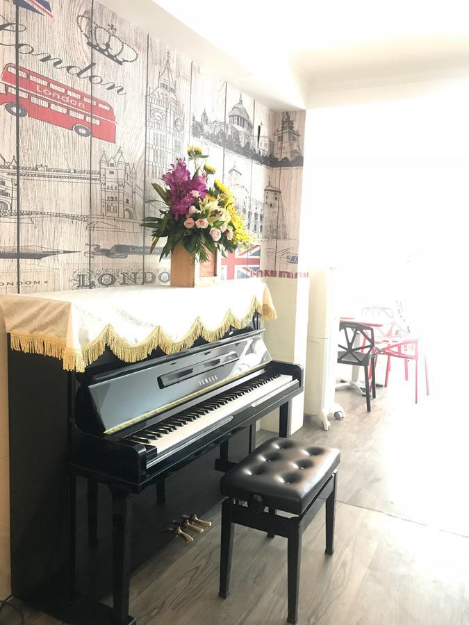 The Lily Hostel & Coffee Ho Chi Minh City Exterior photo