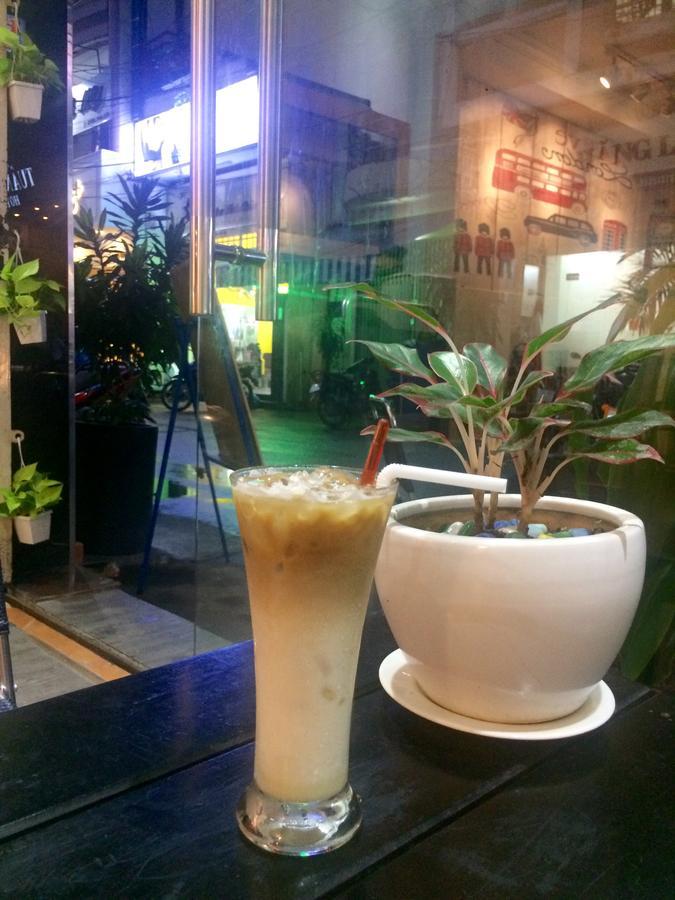 The Lily Hostel & Coffee Ho Chi Minh City Exterior photo