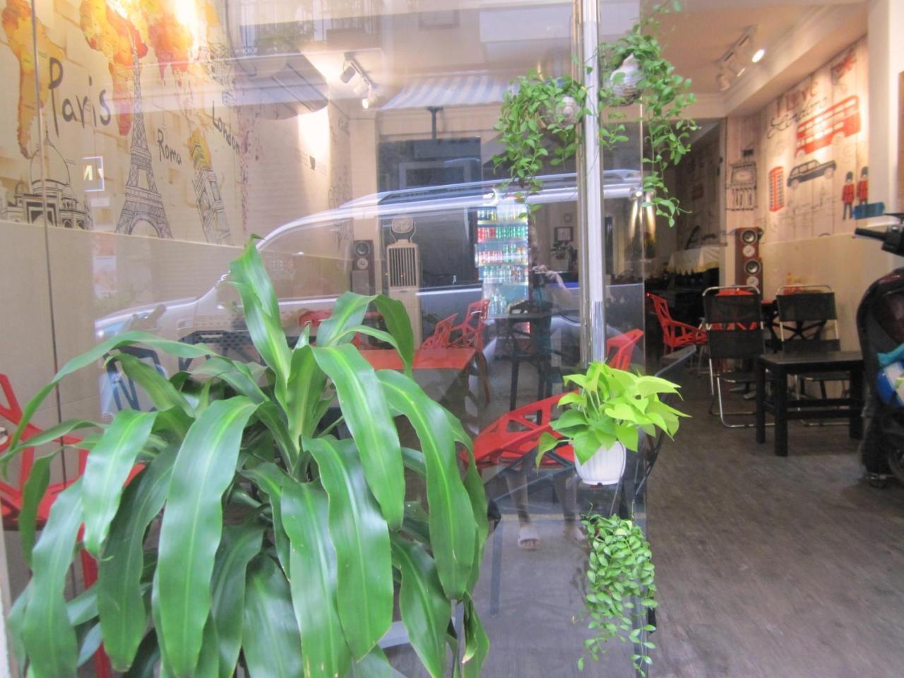 The Lily Hostel & Coffee Ho Chi Minh City Exterior photo