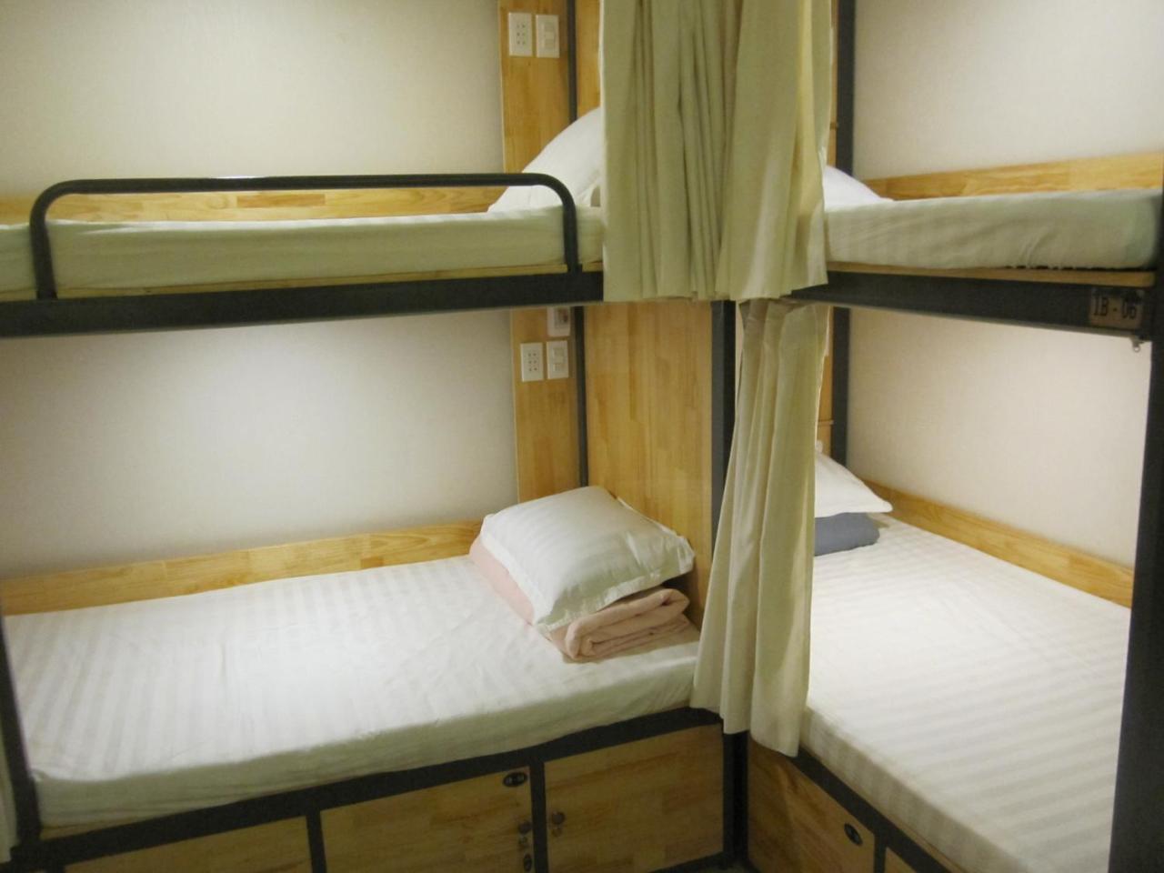 The Lily Hostel & Coffee Ho Chi Minh City Exterior photo