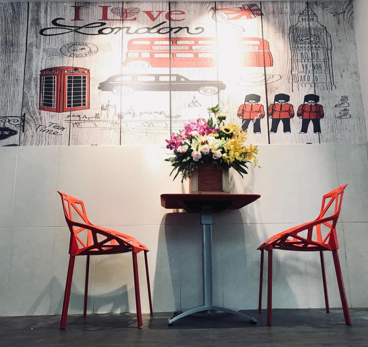 The Lily Hostel & Coffee Ho Chi Minh City Exterior photo