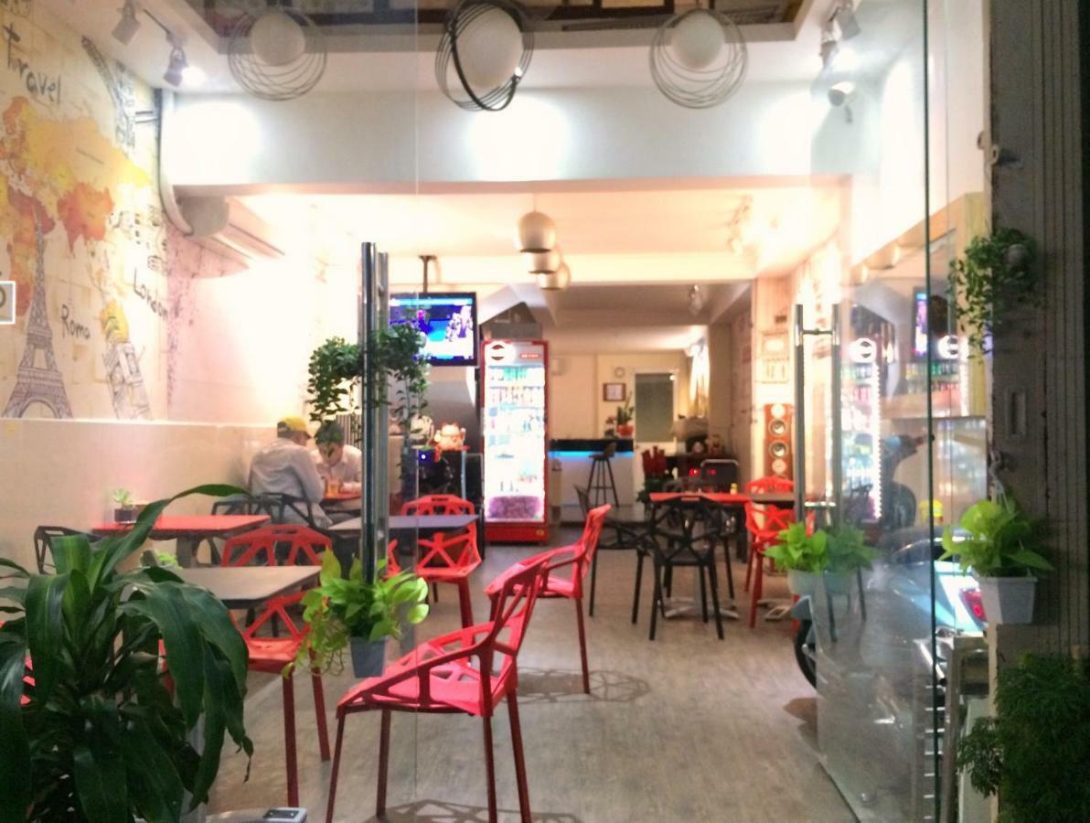 The Lily Hostel & Coffee Ho Chi Minh City Exterior photo