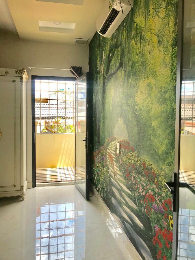 The Lily Hostel & Coffee Ho Chi Minh City Exterior photo