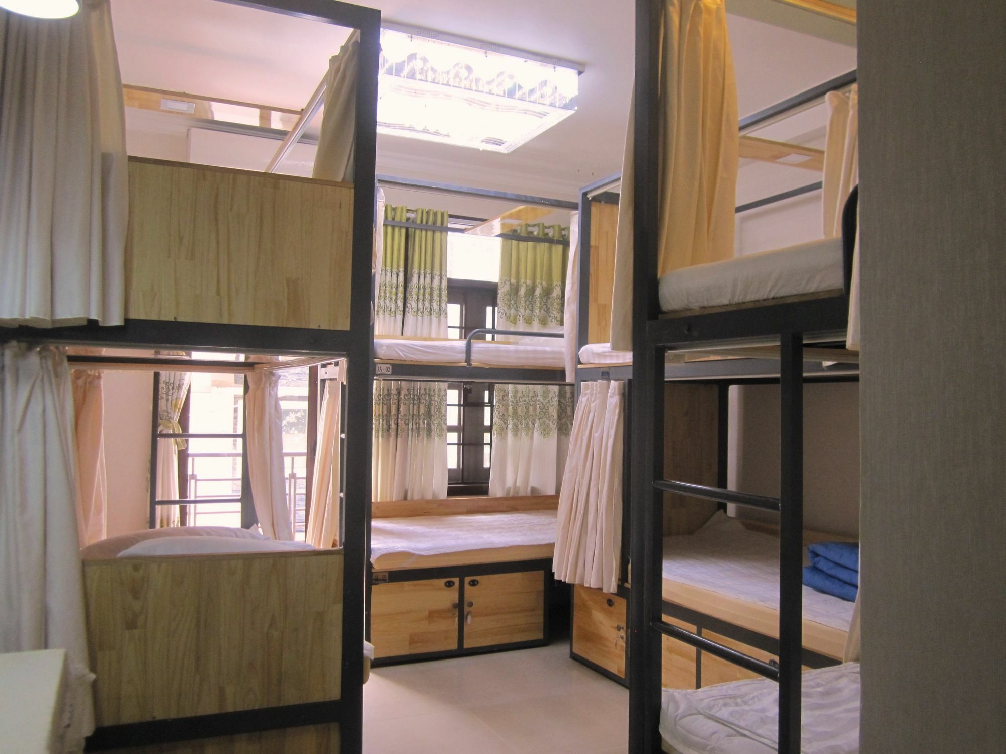 The Lily Hostel & Coffee Ho Chi Minh City Exterior photo
